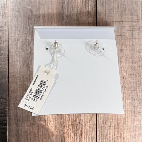 *SOLD* NWT! Kendra Scott Kelly Stud Earrings in Silver (Retired) - Picture 5 of 6